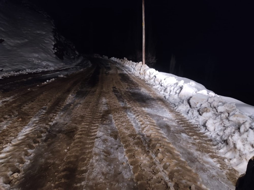 Diyarbakır'da ulaşıma kar engeli