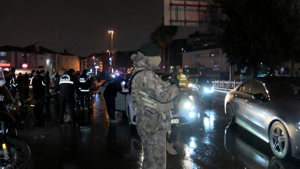 İstanbul polisi yılbaşı alarmında: 55 bin polis sokakta olacak