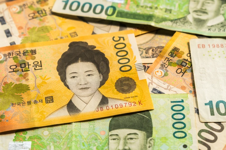 korean-money-won-banknotes.webp