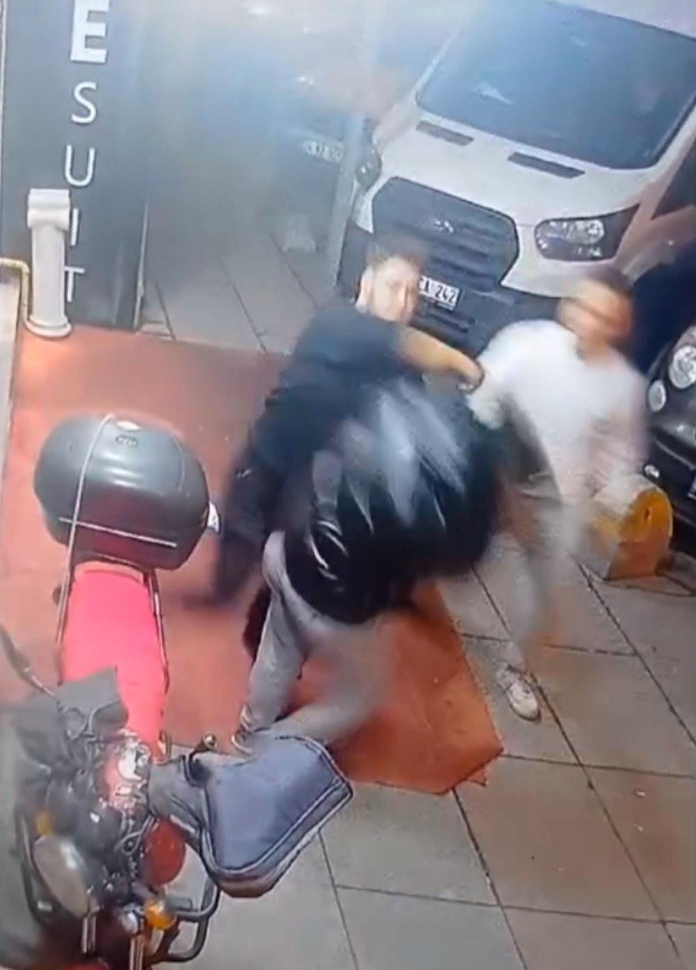 Kağıthane’de hırsız dayak yediği kişilerden şikâyetçi oldu