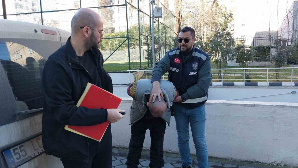 Samsun’da otopark kulübesinde hırsızlık: Yakayı ele verdi