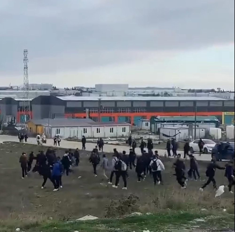 Tekirdağ'da lise öğrencilerinin kavgası kamerada