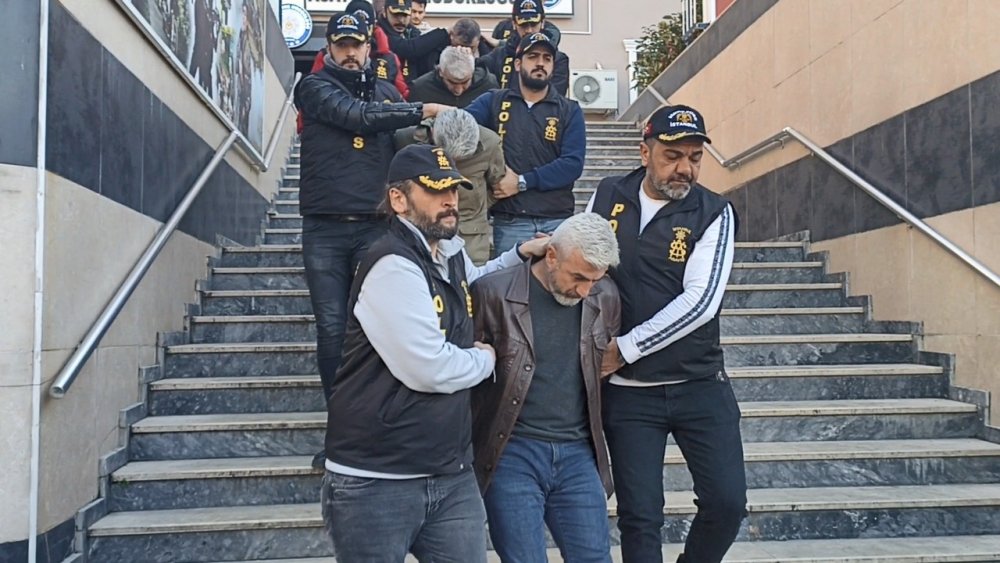 İstanbul - Küçükçekmece'de 20 yıl önce kaybolan Nezaket Uyur'un öldürüldüğü ortaya çıktı: 5 gözaltı