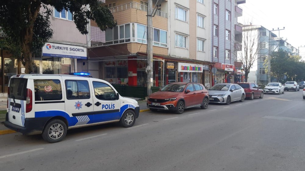 Kocaeli’nde şok olay: Silahını temizlerken kendini vurdu