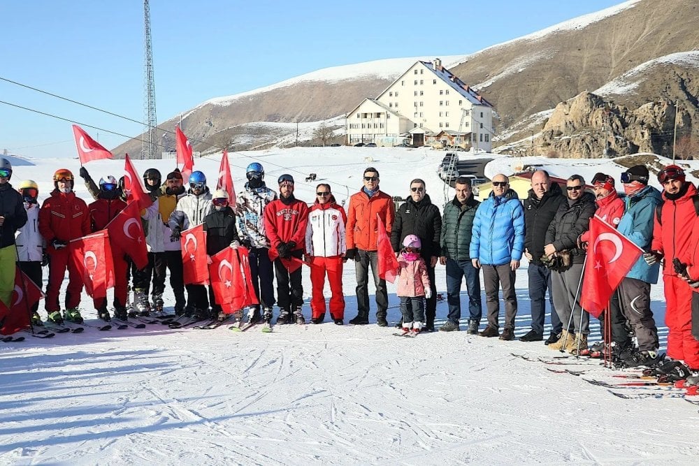 Bayburt’ta Kop Dağı'nda kayak sezonunu açtılar