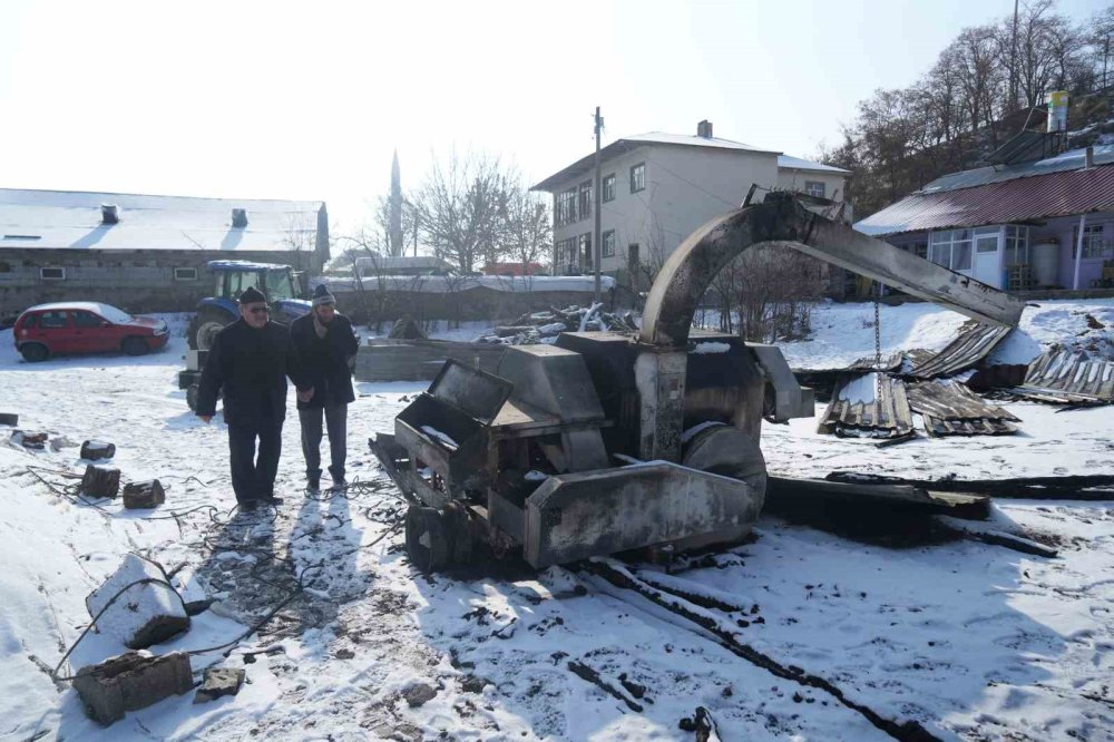 Muş'taki yangın korkuttu. Her şey bir gece kül oldu