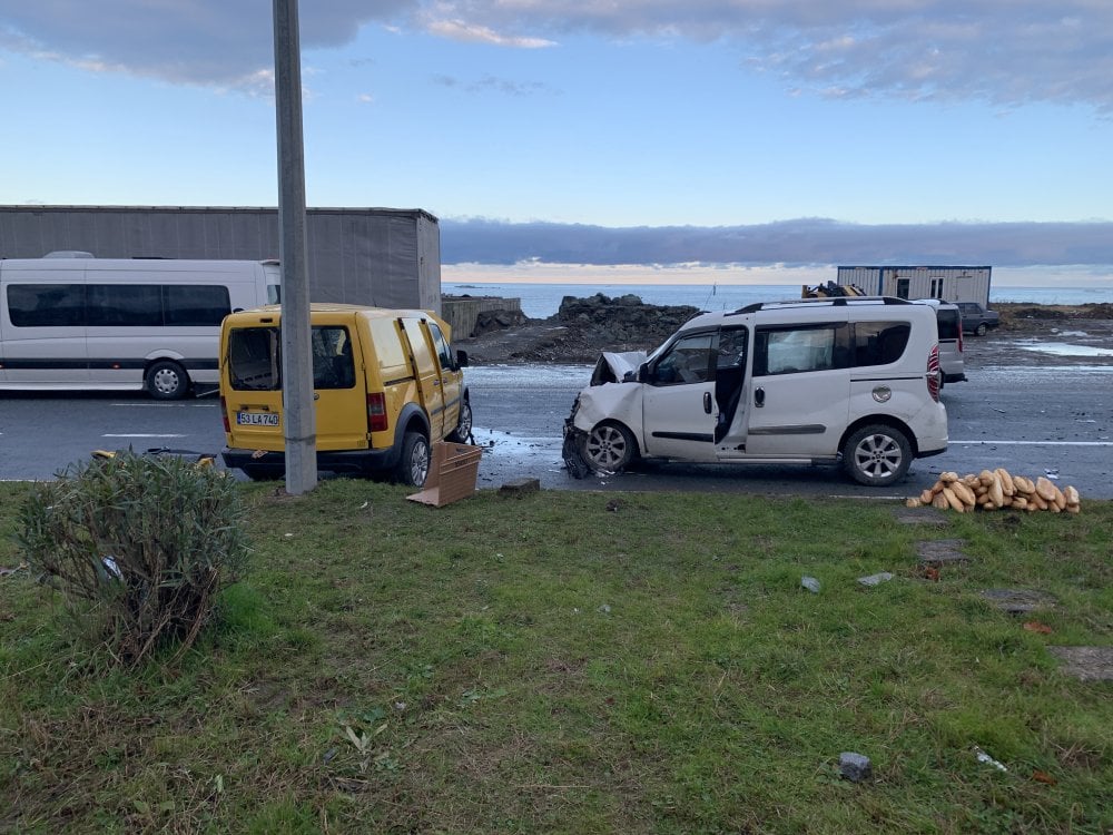 Rize, Karadeniz Sahil Yolu'nda kaza! 2 kişi yaralandı