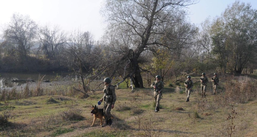 3 terör şüphelisi sınırda yakalandı