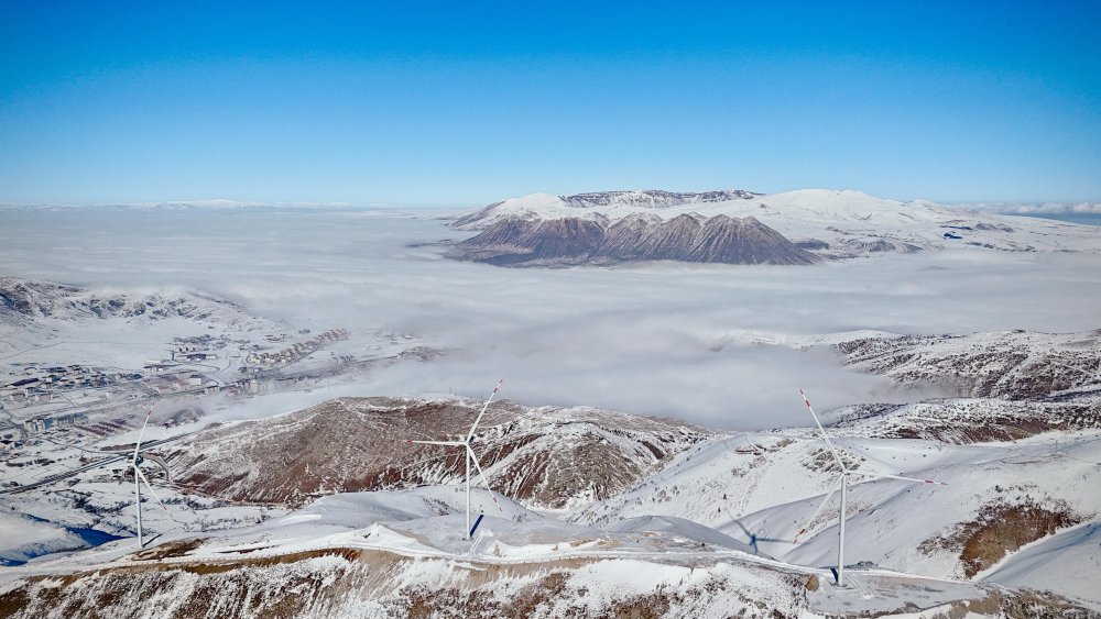 Bitlis'te sis etkili oldu! Karpostallık görüntüler ortaya çıktı