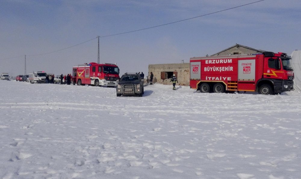 Erzurum'daki ahır yangınında 85 büyükbaş kurtarıldı