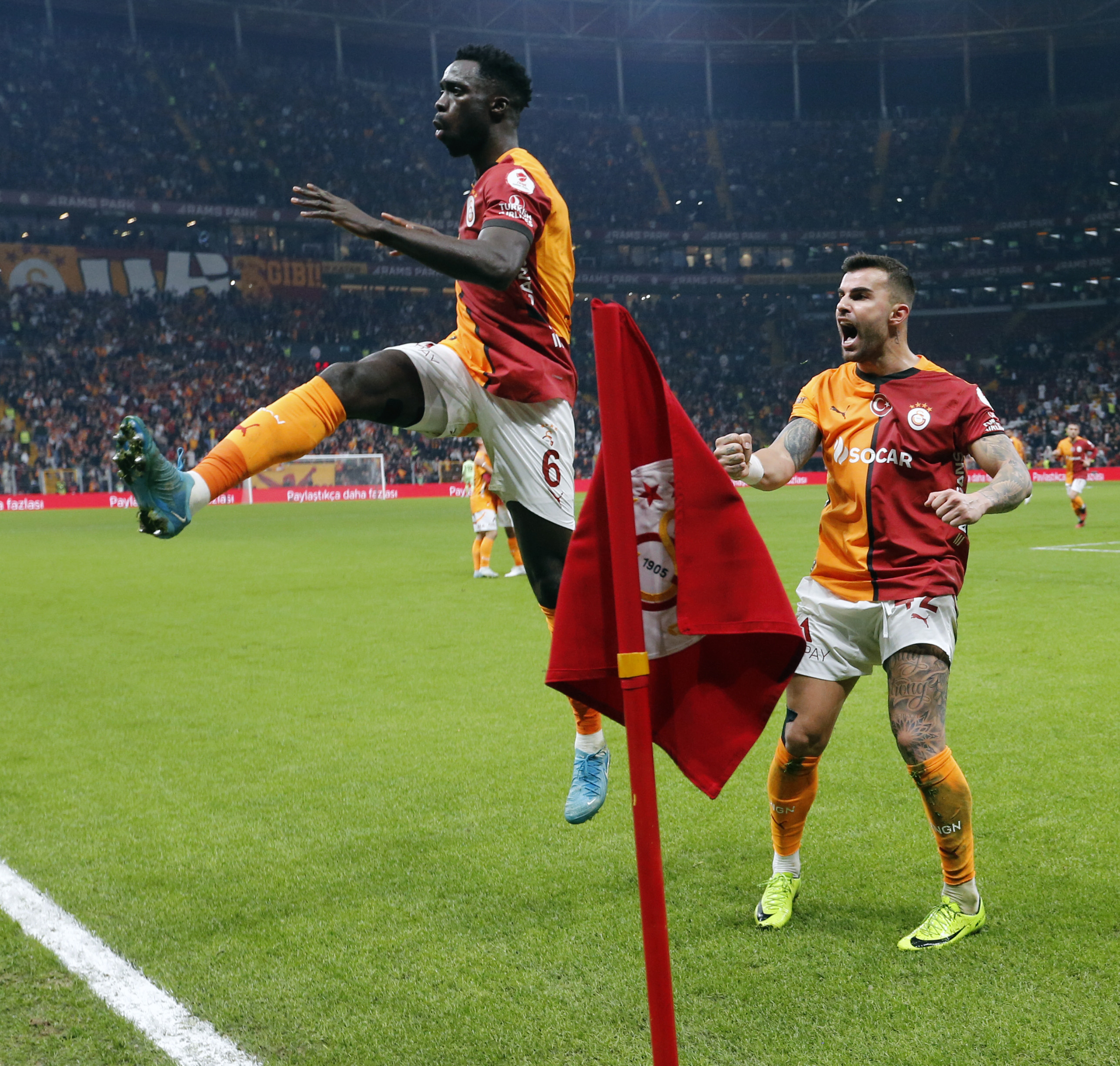 galatasaray-basaksehir-fk-2-2-507286-150144.jpg