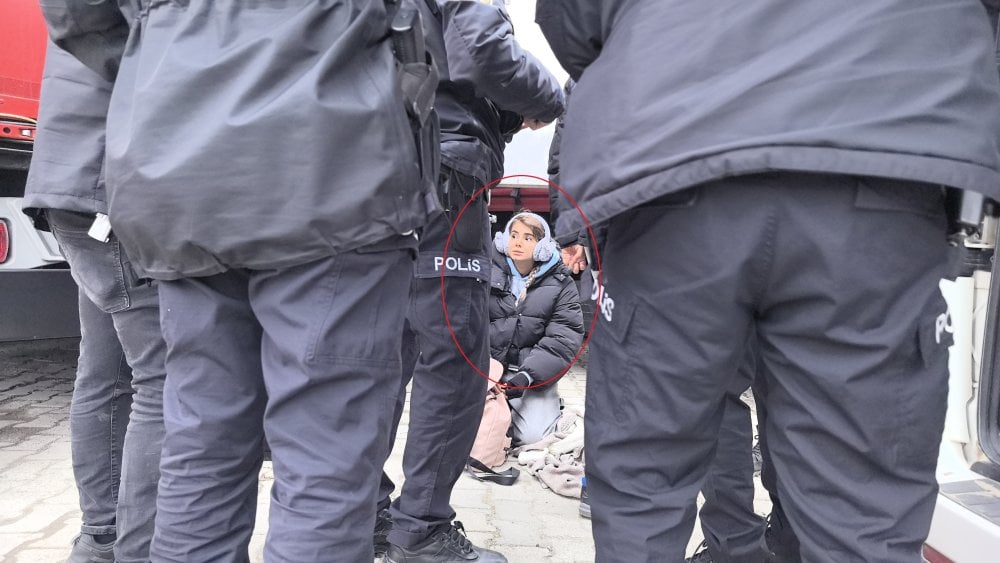 Sunta üzerindeki izler ele verdi! İran uyruklu 1’i kadın 3 kişi yakalandı