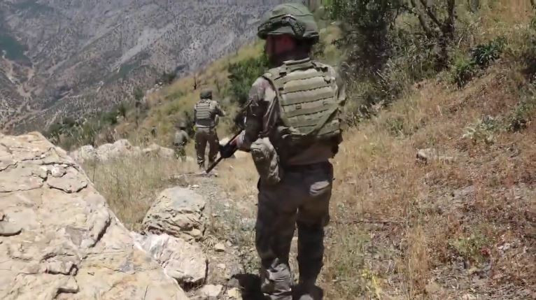 tskdan-sinir-otesinde-nokta-operasyon-6-terorist-etkisiz-hale-getirildi-yenicag-7.jpg