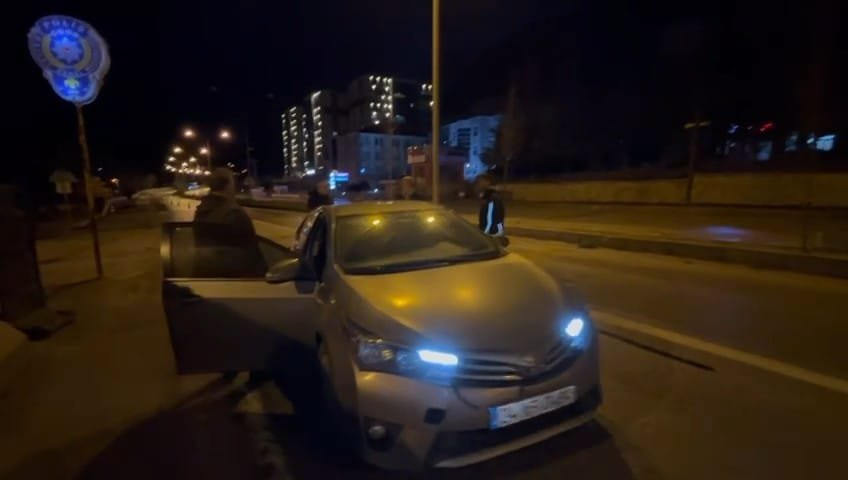 800 kilometre bagajda yolculuk yaptılar! Amasya’da yakalandılar