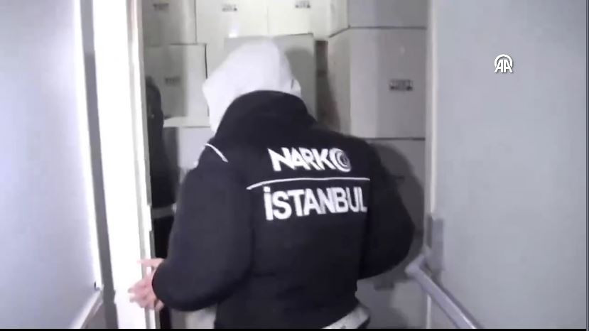 zehir-tacirleri-istanbulda-narkokapana-takildi-11-milyon-225-bin-hap-ele-gecirildi-yerlikaya-duyurdu-yenicag-2.jpg