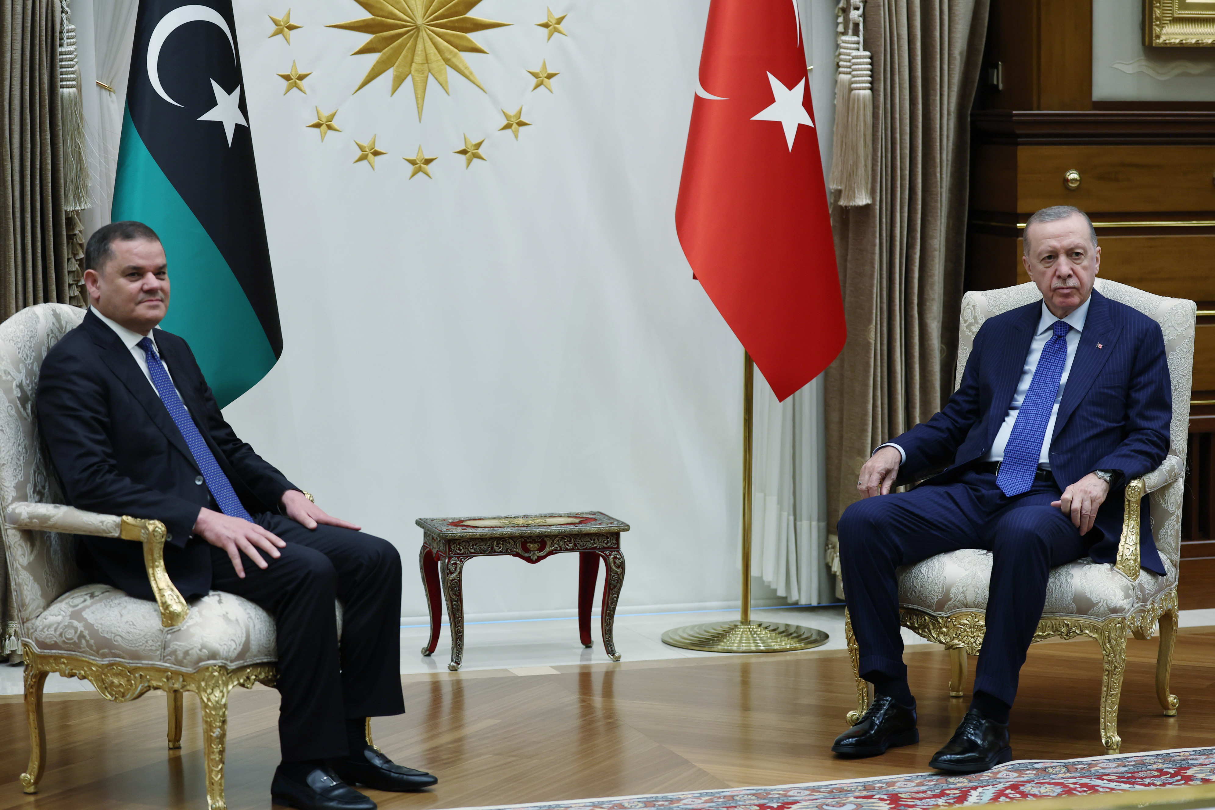 cumhurbaskani-erdogan-libya-basbakani-dibeybe-ile-gorustu-yenicag-4.jpg