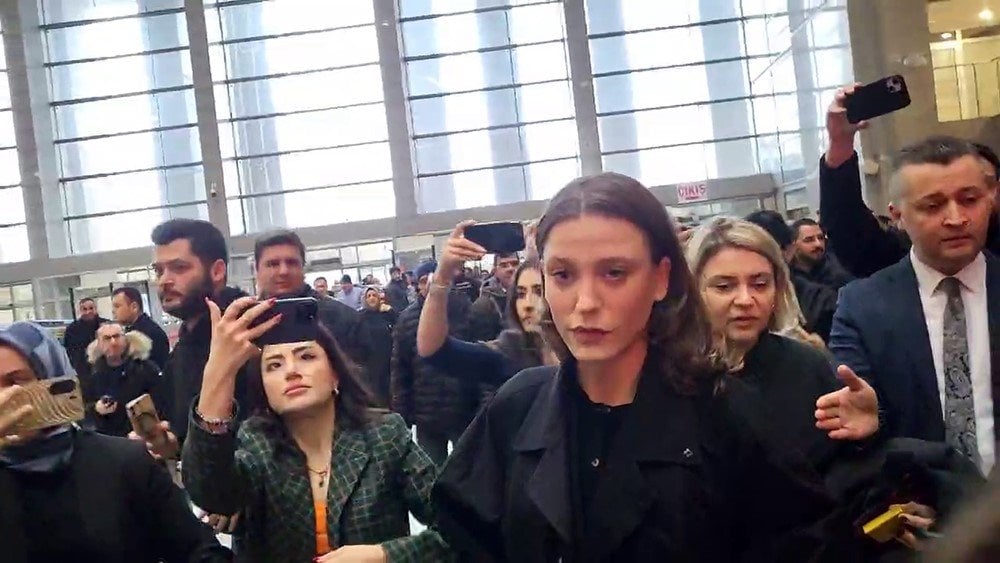 Serenay Sarıkaya adliyede! Ayşe Barım olayında yeni gelişme