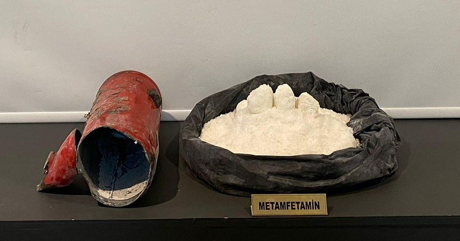 Zehir tacirlerinin akıl almaz zulası! TIR’daki yangın tüpünün içinde bulundu