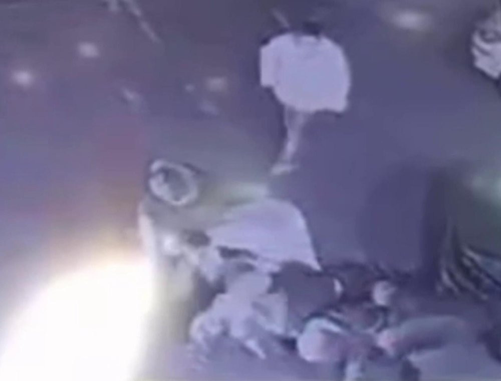 Bolu’da akaryakıt istasyonunda tekme ve yumrukla darp ettiler