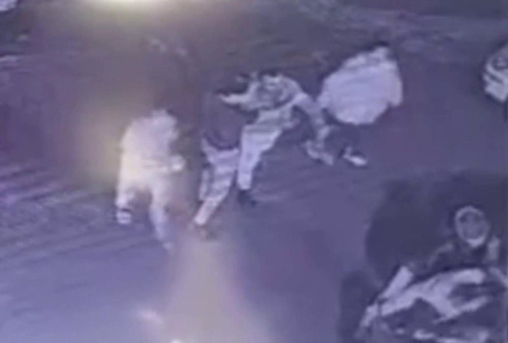 Bolu’da akaryakıt istasyonunda tekme ve yumrukla darp ettiler