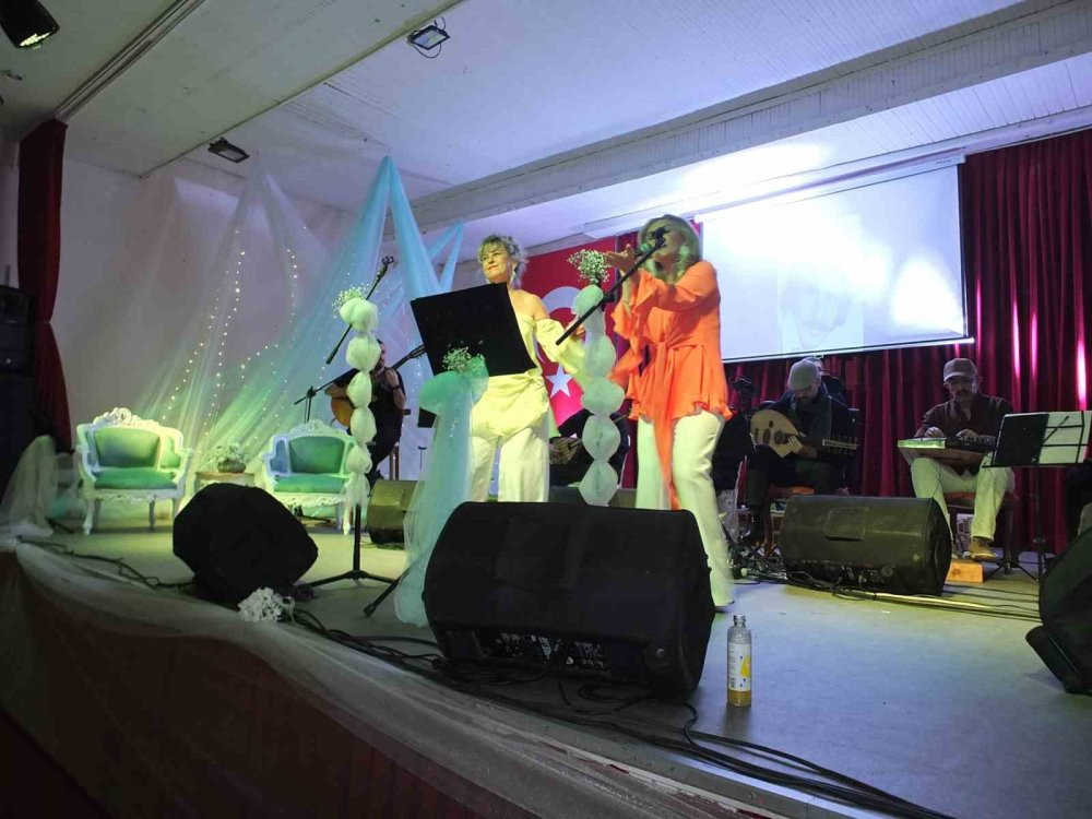 Bu konserin geliri öğrencilere burs olacak