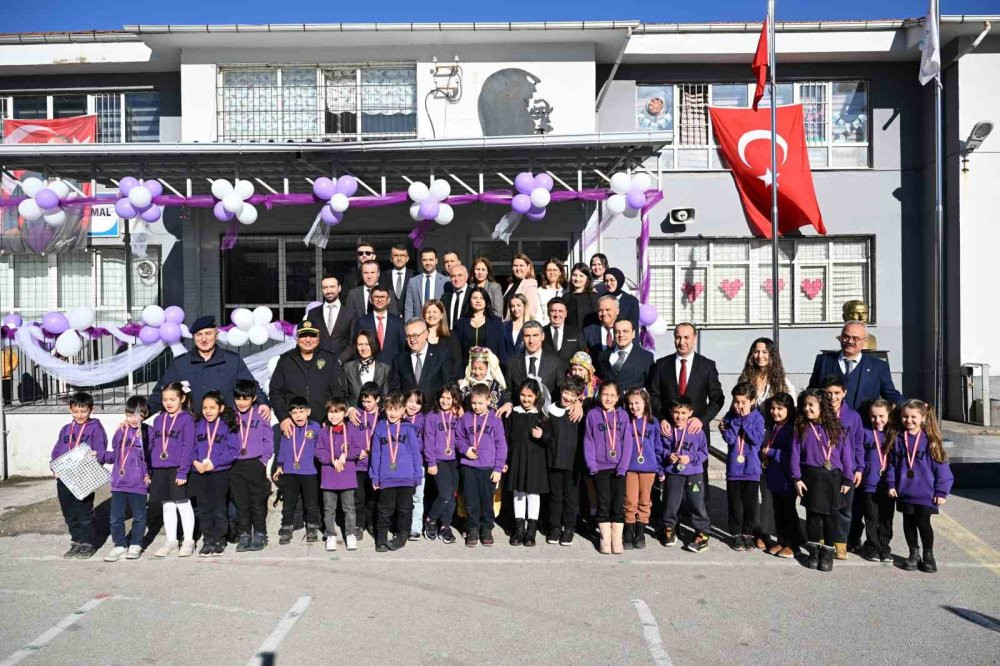 61 bin öğrenci karnesini aldı