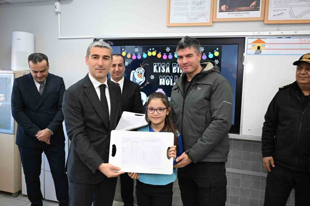 61 bin öğrenci karnesini aldı