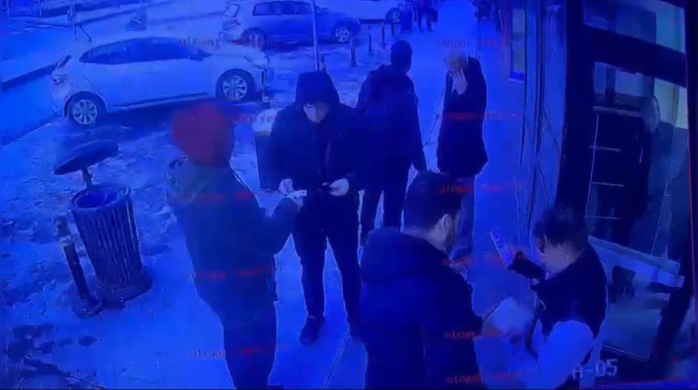 İstanbul Bayrampaşa otogarda binlerce sahte dolar ele geçirildi