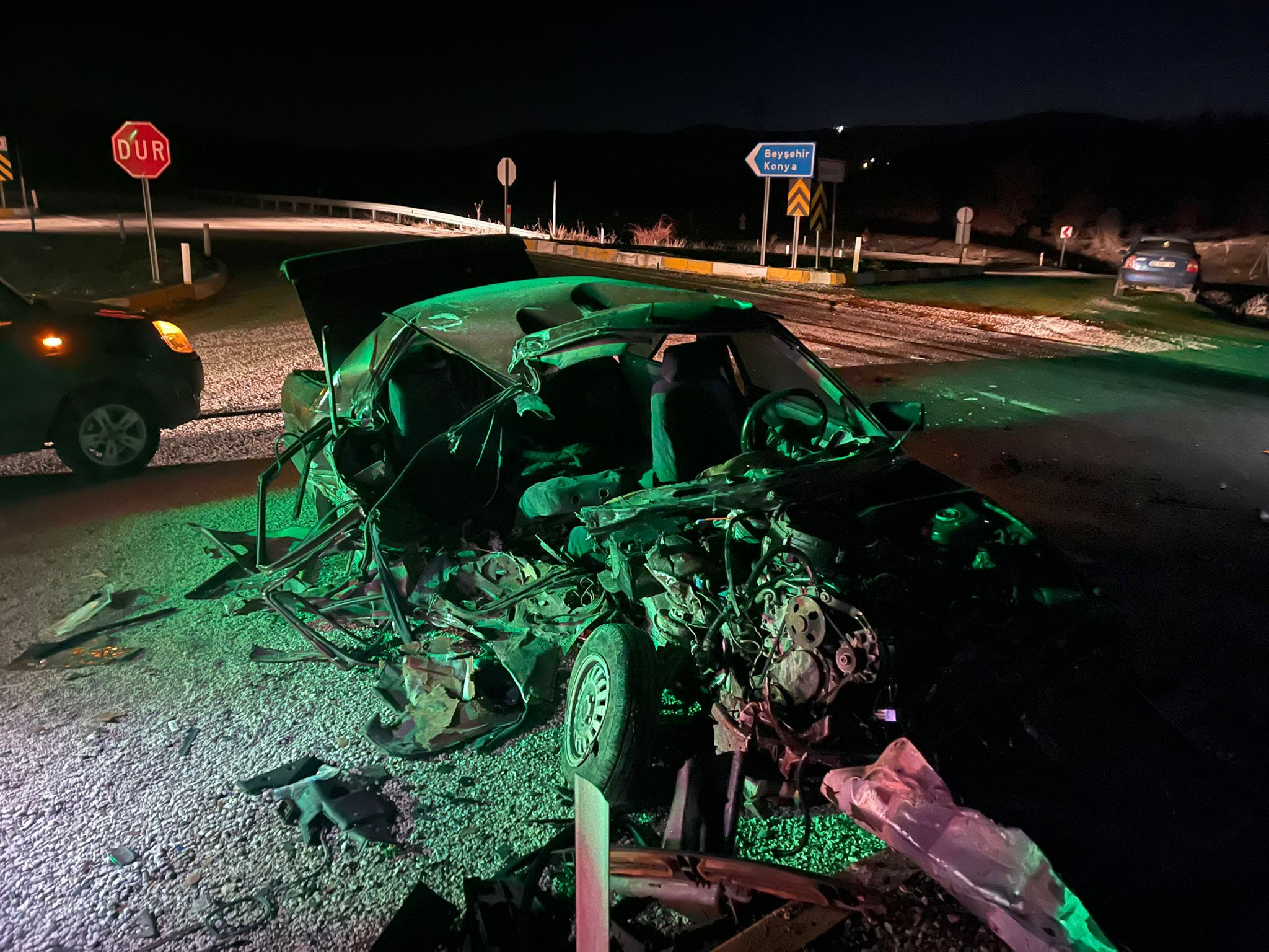 beysehirde-feci-kaza-koreli-turistleri-tasiyan-minibus-ile-otomobil-carpisti-2-olu-6-yarali-yenicag-2.jpg