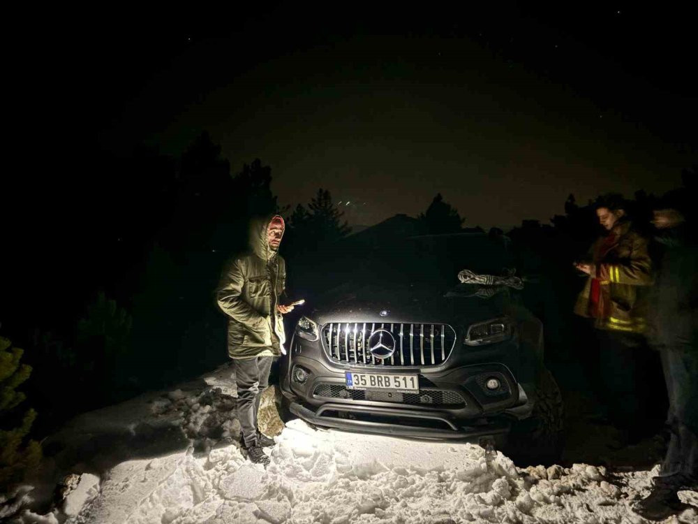 Kazdağı’nda karlı dağda çamura saplandı! Ekipler seferber oldu