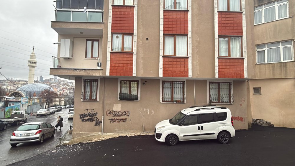 Ölümden saniyelerle kurtuldu! İstanbul’da korku dolu anlar yaşandı