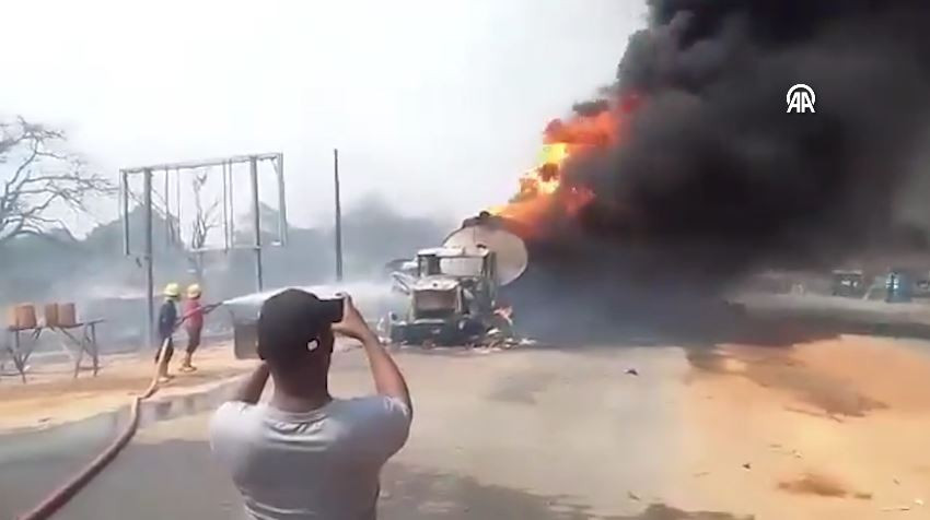 nijeryada-yakit-tankeri-patlamasinda-can-kaybi-77ye-cikti-iste-facianin-nedeni-yenicag-5.jpg