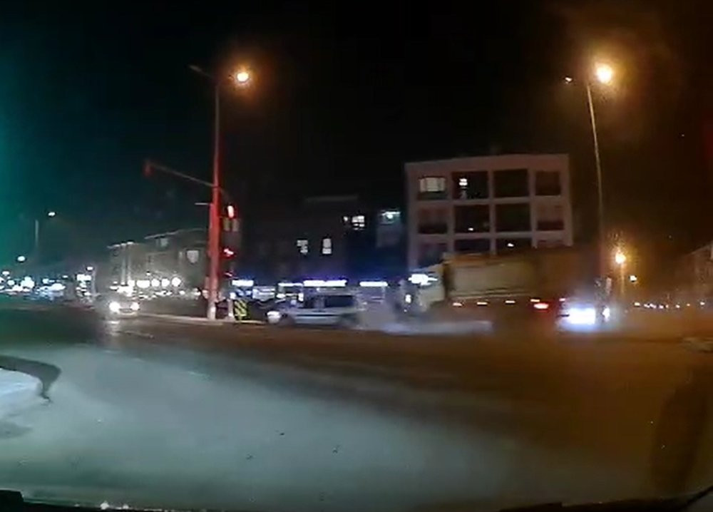 Alkollü sürücü dehşet saçtı! 3 kişi yaralındı