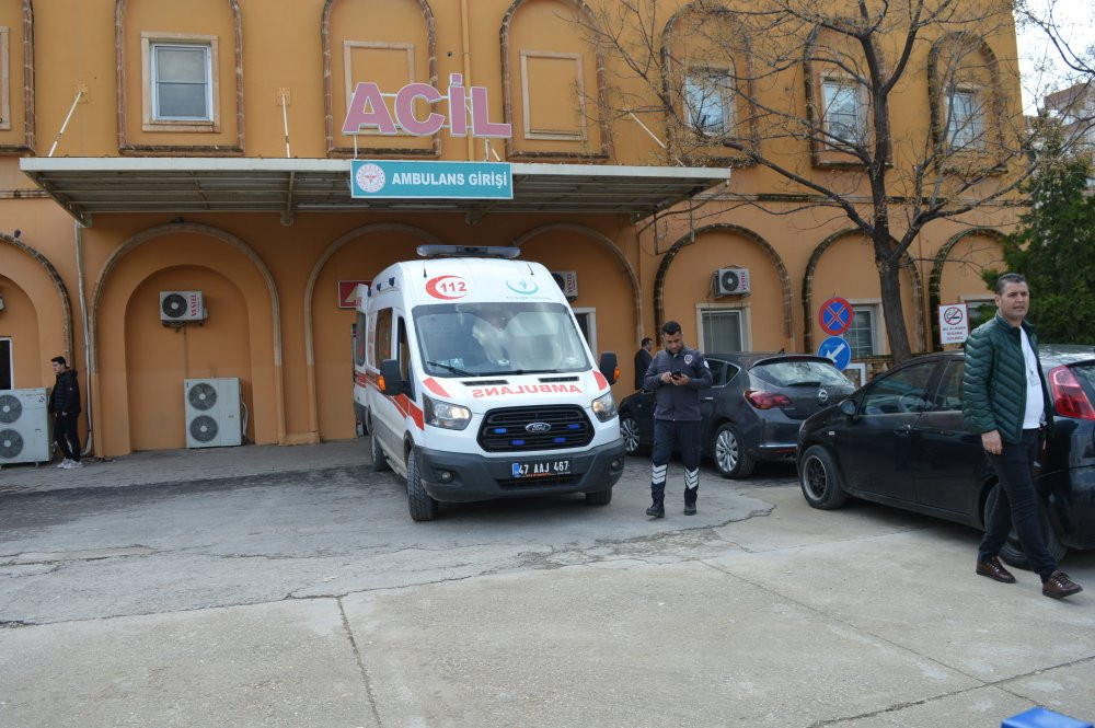 Mardin’de kahreden kaza! Şarampole yuvarlanan otomobilde ölü ve yaralılar var