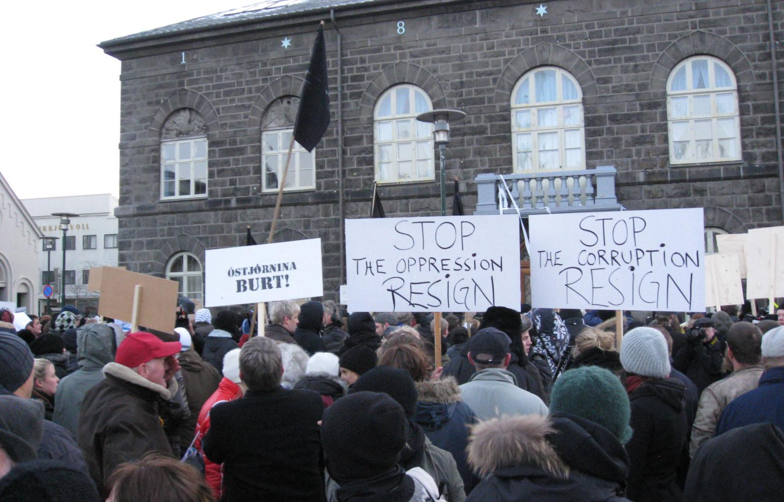 protests-in-reykjavik-in-november-2008-because-of-the-icelandic-economic-crisis-by-haukurth.jpg