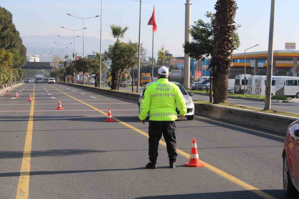 Drone ile havadan denetim! 25 sürücü kameraya yakalandı