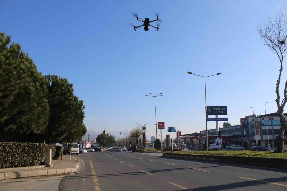 Drone ile havadan denetim! 25 sürücü kameraya yakalandı