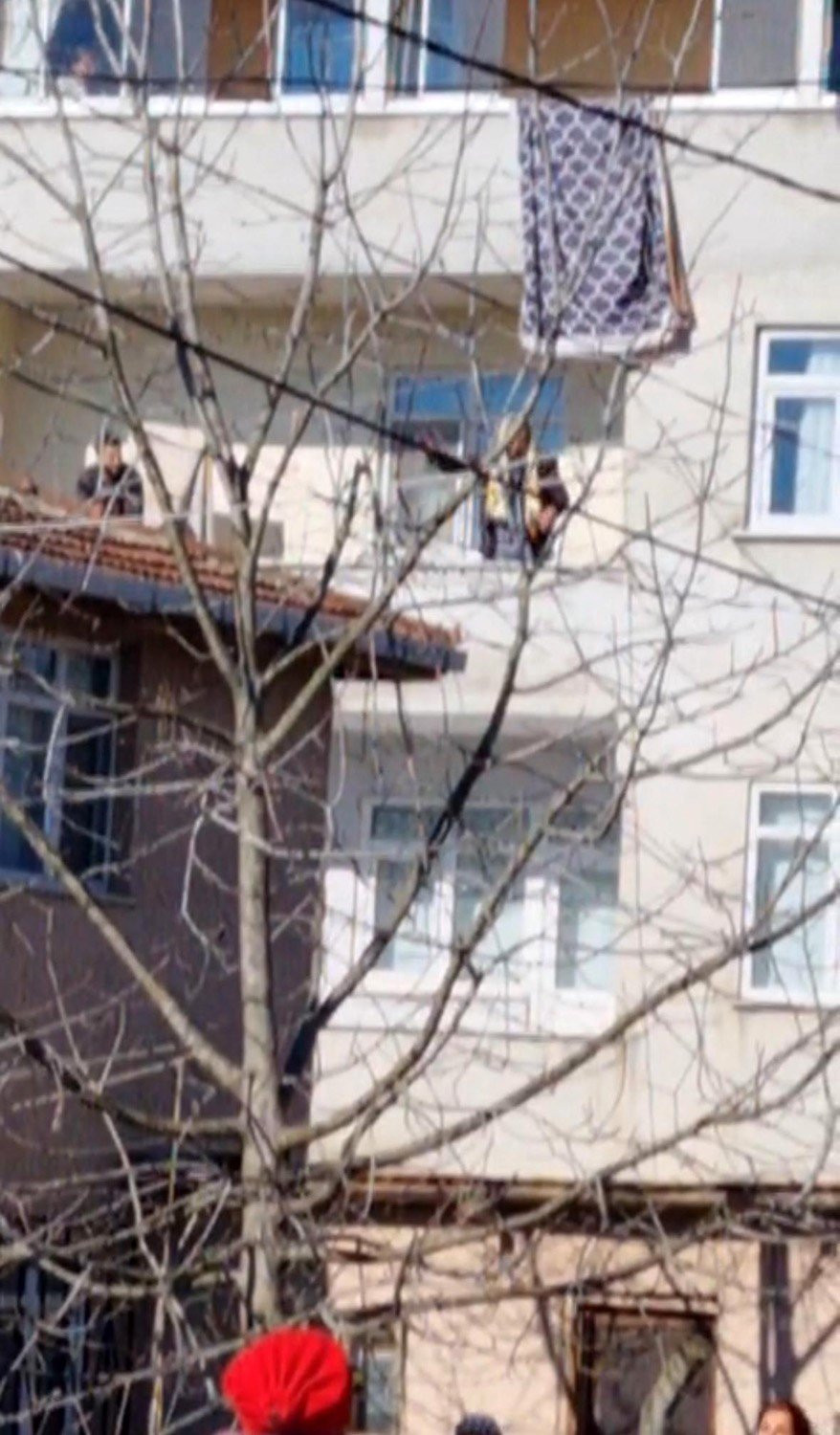 Gebze’de yangın paniği! İçerde mahsur kalanlar var