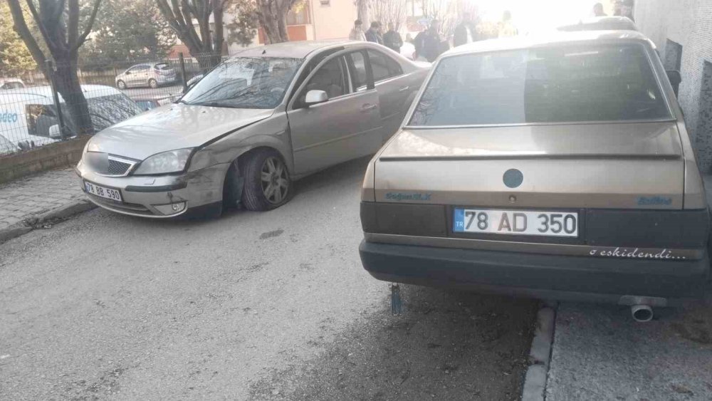 2 kişi yaralanmıştı: Park halindeki otomobile çarptığı görüntüler ortaya çıktı