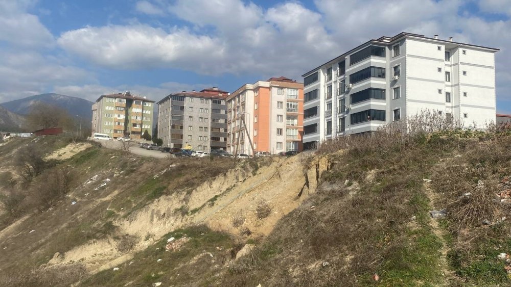 Heyelan vatandaşları tedirgin ediyor