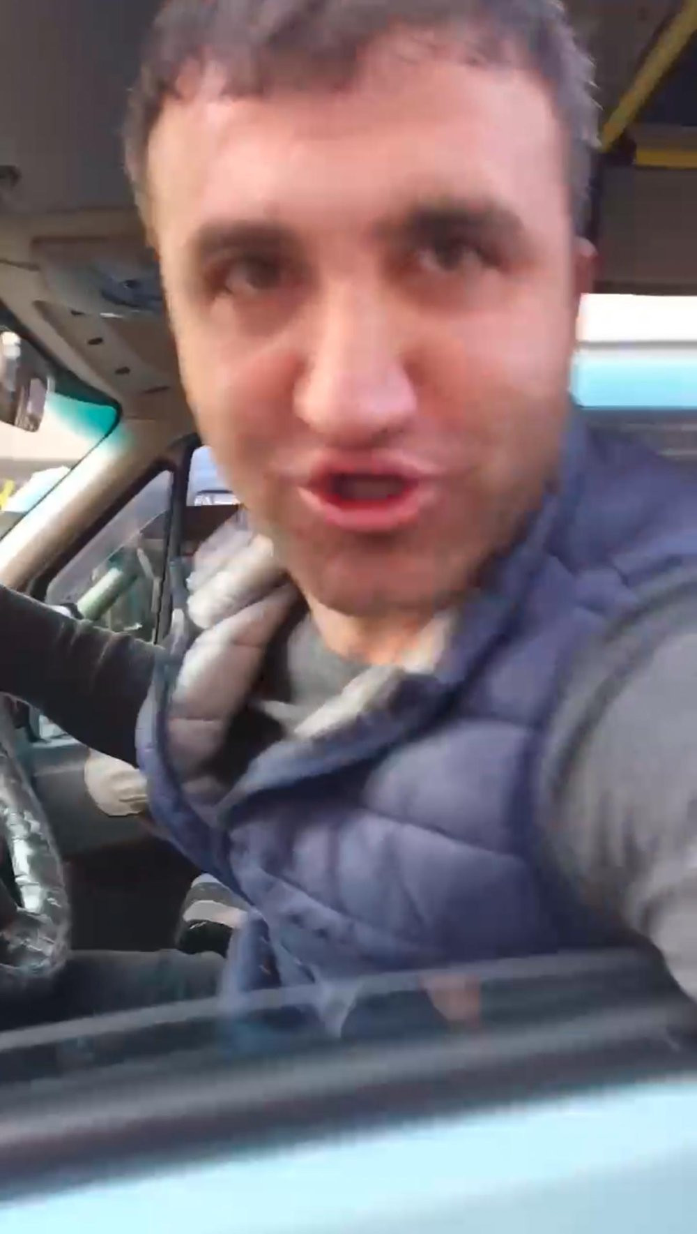 Minibüsçü magandaların yarış merakı hamile yolcuyu riske attı!