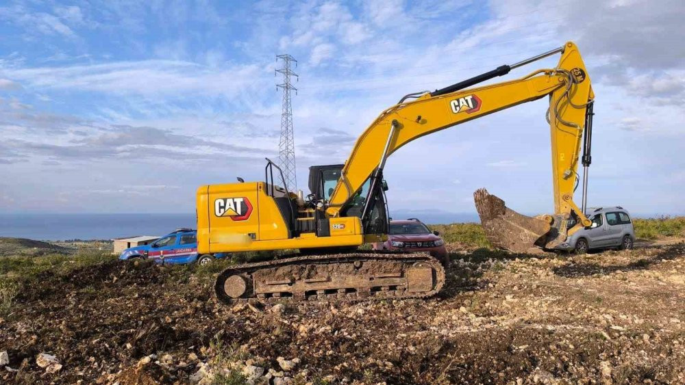 Hazine arazisinde kaçak kazı yapanlara operasyon