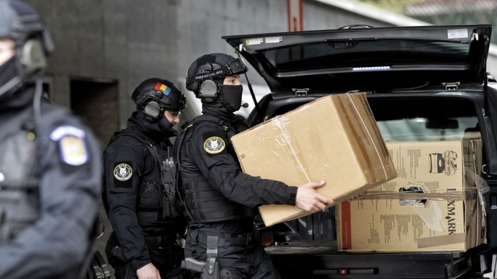 mafioti-romani-diicot-impuscat-barbat-refuzat-afacere-cocaina-758469-c-1000x563.jpg
