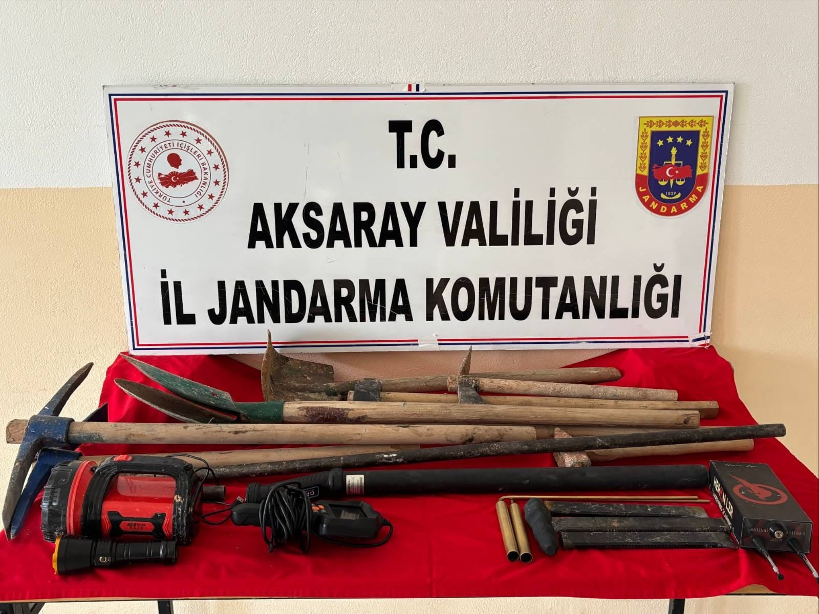 define-avcilari-kazdiklari-kuyuda-sucustu-yakalandi-jandarma-iple-tek-tek-cikardi-yenicag-6.jpg