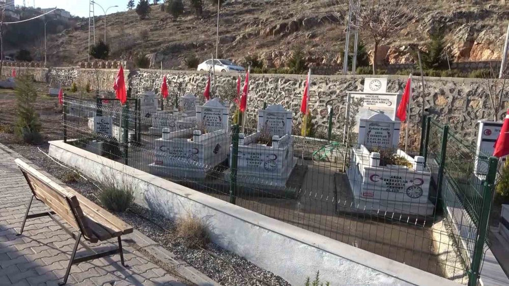 Aile mezarlığının minik misafiri