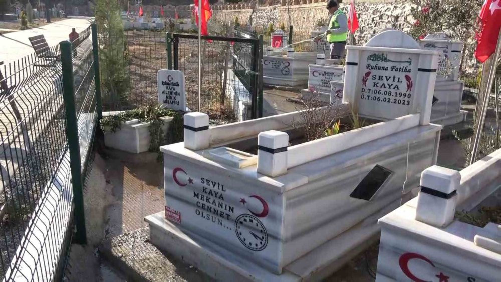 Aile mezarlığının minik misafiri