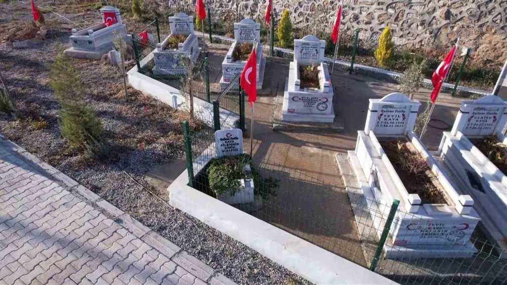 Aile mezarlığının minik misafiri