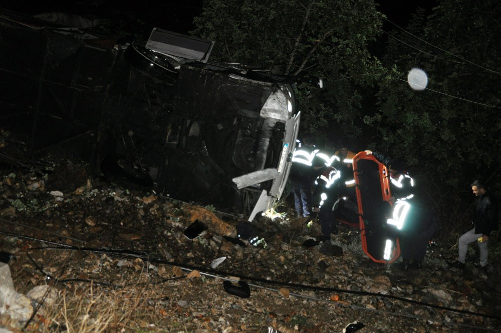 Yolcu otobüsünde can pazarı... İki ilde peş peşe feci kaza!