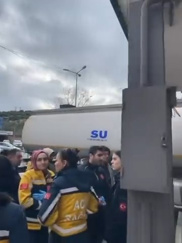 Başakşehir’de faciadan dönüldü! Tıp Merkezi’ne tankerle daldı