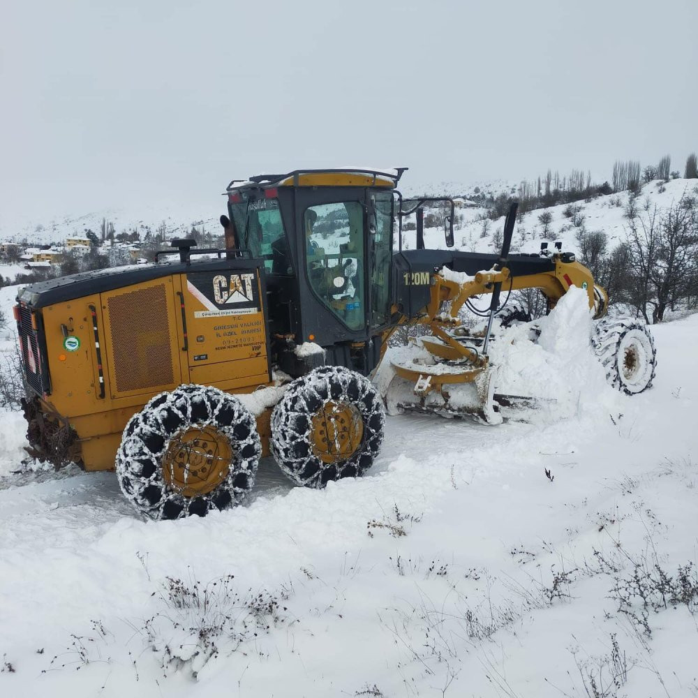 Doğu Karadeniz’de 4 ilde bazı yollar ulaşıma kapandı